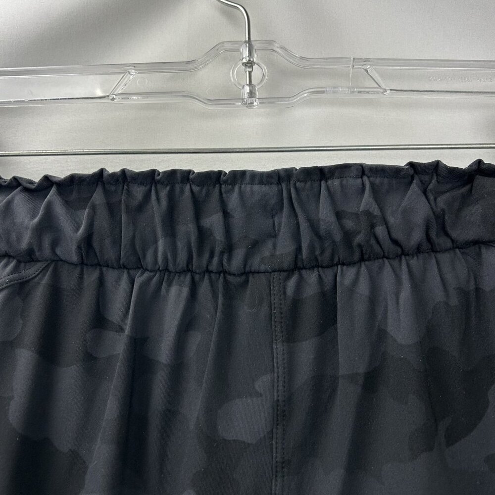 Lululemon Women’s On the Fly Jogger 28" Luxtreme Heritage 365 | Size 8 | Camo - Picture 11 of 16